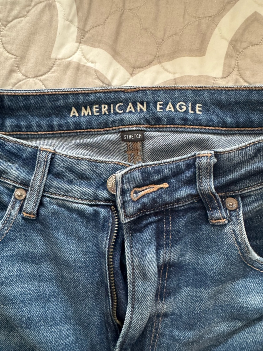 American Eagle Outfitters Women’s Highest Rise Mom Jean - Picture 6 of 8